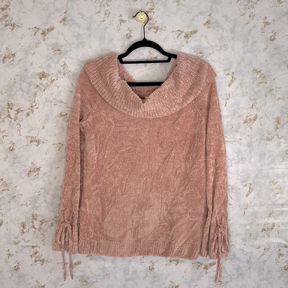 LC Lauren Conrad Sweaters - LC Lauren Conrad Velvet Long Sleeve  I SIZE M